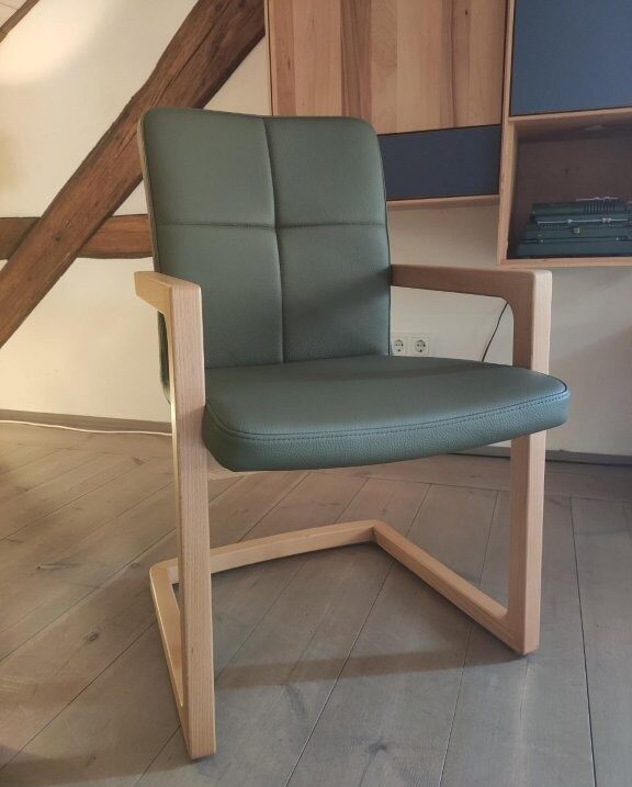 Freischwinger Stuhl